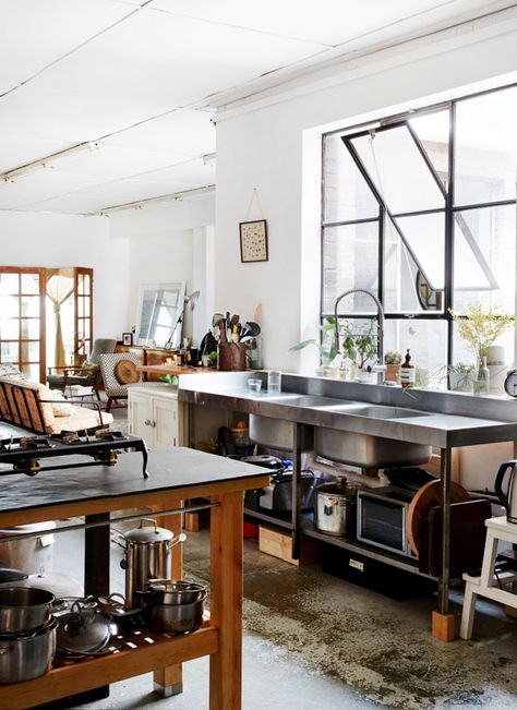 Industrial Decor Kitchen, Industri Modern, Industrial Kitchen Design, Industrial Style Kitchen, Kitchen Images, Industrial Kitchen, Apartment Kitchen, The Design Files, Rustic Industrial