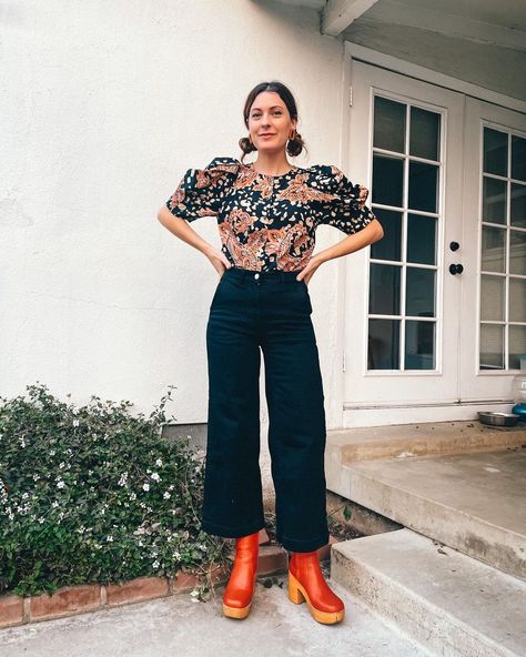 Erica Stevens (@tiny_acorn) posted on Instagram • Jan 30, 2022 at 4:08pm UTC Soft Natural Kibbe Style, Fall Outfit Jeans, Creative Work Outfit, Tiny Acorn, Bright Clothing, Charlotte Stone, Wide Leg Pants Outfit, Cold Fashion, Mid Size Fashion