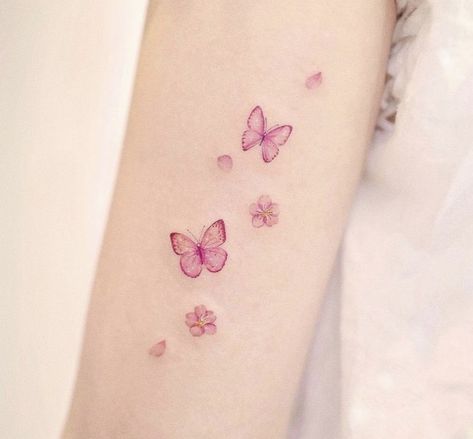 Delicate Feminine Tattoos, Floral Back Tattoos, Minimal Tattoo Designs, Kpop Tattoos, Minimal Tattoo Ideas, Butterfly Wrist Tattoo, Pink Tattoo, Small Pretty Tattoos, Petite Tattoos