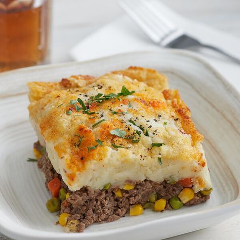 Hearty, flavorful ground beef and farm-fresh vegetables combine to make this Spring Glen Fresh Foods 7 lb. beef shepherd's pie an irresistible take on the classic favorite! It offers a tasty and familiar flavor that's a worthy addition to the menu of your school, health care facility, restaurant, hotel, or diner. Featuring fully cooked ground beef and delicious vegetables including carrots, sweet peas, and mashed potatoes, this delicious pie will leave your guests feeling full and satisfied. Ground Beef Soup Recipes Easy, Beef Soup Recipes Easy, Ground Beef Soup Recipes, Shepard S Pie, Shepard's Pie, Shepards Pie, Eating Keto, Potato Toppings, Shepherd's Pie