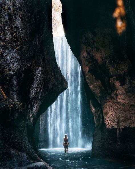 TRIP EXPLORE LOCALS INDONESIA on Instagram: “Another morning fun in Bali when enjoying this magical waterfall inside the cave. Have you add this place to your bucket list? 🌴🌿💦 . This…” Inside Waterfall, Pools Ideas, Nature Explorer, Travel Globe, Aesthetic Picture, On The Road Again, Trotter, Look Vintage, Globe Trotter