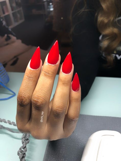 Big Apple Red Acrylic Nails, Very Pointy Nails, Short Red Pointy Nails, Stilleto Red Nails Designs, Red Acrylic Nails Pointy, Medium Stilleto Nails Almond, Medium Stilleto Nails Red, Solid Color Stiletto Nails, Pointed Red Nails