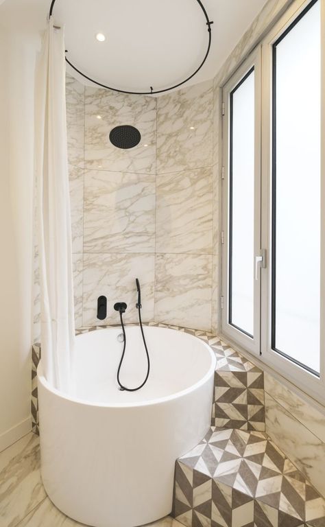 Circle Tub Bathroom, Round Tubs Bathroom, Round Bathtub Shower Combo, Round Tub Shower Combo, Small Bath Tubs, Circle Bathtub, Japanese Soaking Tub Shower Combo, Circle Bath, Bathtub Shower Combo