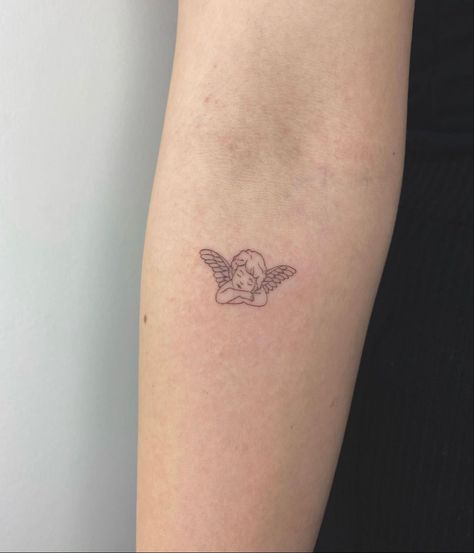 angel tattoo @chiko.tattoo Mini Angel Tattoo, Tattoo Virgin Mary, Simple Angel Tattoos, Angel Tattoo For Women, Sticker Sleeve, Art Tattoo Ideas, Minimalist Tattoo Small, Aesthetic Angel, Tiny Tats