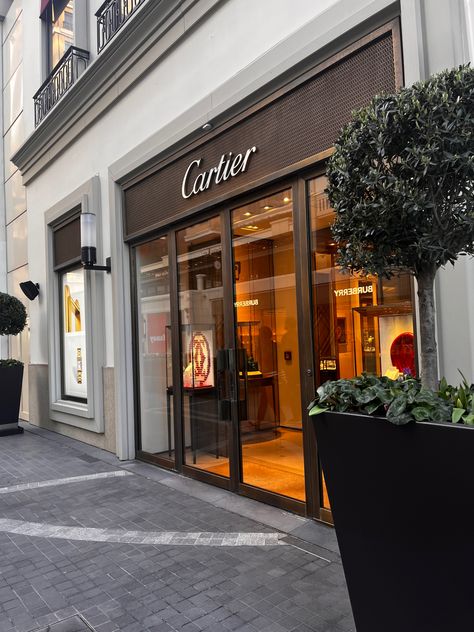 #cartier #aesthetictumblr Cartier Store, Spa Decor, Sign Board, Luxury Store, Lobby, Cartier, Hotel, Black And White, Quick Saves