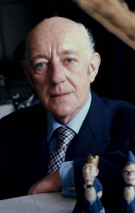 John Barry, Alec Guinness, Dylan Thomas, Oliver Twist, Character Actor, Great Films, Obi Wan Kenobi, British Actors, Obi Wan