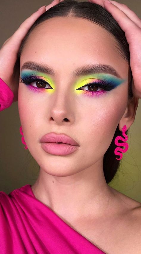 Eye Bags Makeup, Daring Makeup, Power Makeup, Summer Makeup Ideas, Makeup Ojos, Vibrant Makeup, Carnival Makeup, Neon Makeup, Eye Makeup Styles