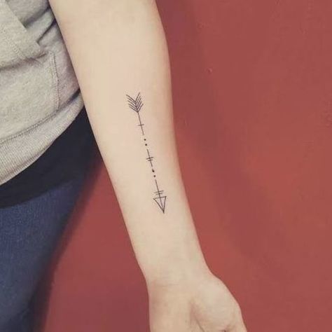 Floral Arrow Tattoos For Women, Simple Arrow Tattoos For Women, Boho Arrow Tattoos For Women, Feather Arrow Tattoo, Simple Arrow Tattoo, Arrow Tattoos For Women, Tattoo Design For Hand, Tattoo Cute, Arrow Tattoo Design