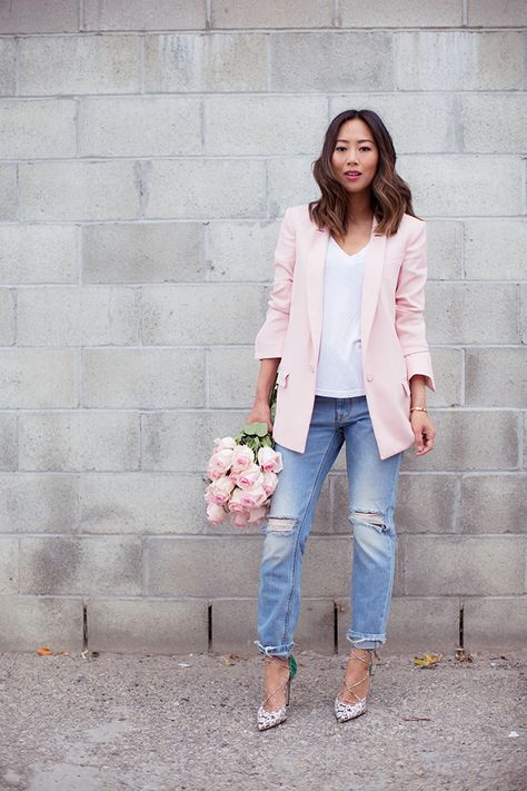 Pink Blazer and Boyfriend Jeans - Song of Style Pink Fall Outfits, Pink Blazer Outfit, Outfit Mit Blazer, How To Wear Blazers, Fall Skirt, Look Summer, Look Rose, Blazer Outfit, Song Of Style