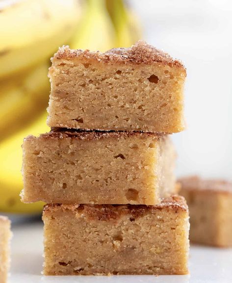 Banana Snickerdoodle Bars are dessert bars that combine the sweetness of bananas and the spiced, sugary goodness of Snickerdoodle cookies. They are a delicious, versatile treat that can be enjoyed in various ways, making them a crowd-pleaser for any occasion! Banana Bar Cookies, Banana Cookie Bars, Snickerdoodle Bars Recipe, Sweet Slices, Snickerdoodle Bars, Cooking Bananas, Recipes Using Bananas, Pie Bar Recipes, Banana Bars