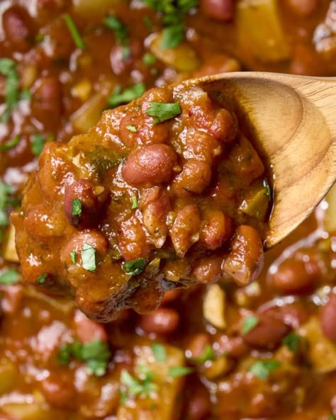 Puerto Rican Beans Recipe, Spanish Beans Recipe, Homemade Sofrito, Puerto Rican Beans, Peas Recipes, Bean Dishes, Salmon Potato, Boricua Recipes, Lunch Appetizers