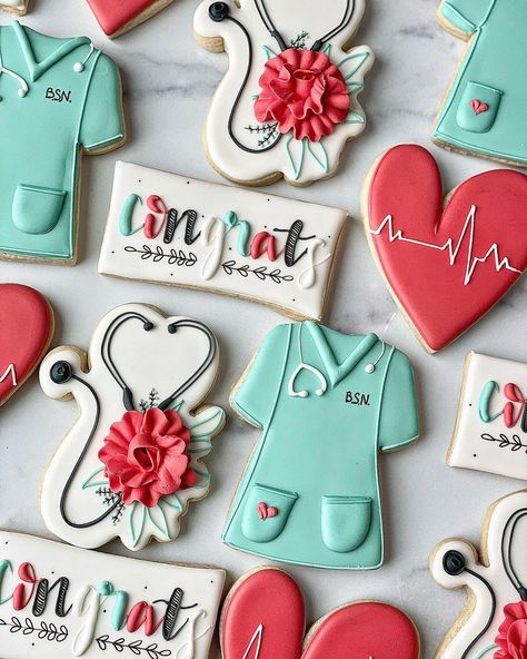 Nurses Cookies Decorated, Nursing Grad Cookies Decorated, Nurse Grad Cookies Decorated, Nurse Cookie Cake, Nurse Cookies Royal Icing, Nurse Cookie Ideas, Nursing Cookies Graduation, Nursing Graduation Cookies Decorated, Nursing Decorated Cookies