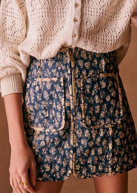 Style Parisienne, Quilted Skirt, Ropa Diy, Modieuze Outfits, Mixing Prints, Mode Inspiration, Mode Style, Mode Outfits, Parisian Style