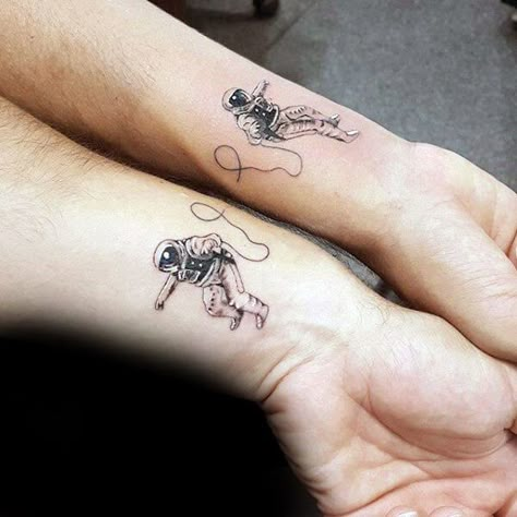 friendship-tattoos-33 Astronaut Tattoo, Brother Tattoos, Sibling Tattoos, Inspiration Tattoos, Парные Тату, Friendship Tattoos, Space Tattoo, Matching Tattoo, Best Friend Tattoos