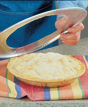 Diy Pie Crust, Pie Weights, Diy Pie, Aluminum Pie Pans, Pie Crust Shield, Making Pie Crust, Baking Pie, Pie Crust Edges, Homemade Pie Crust Recipe