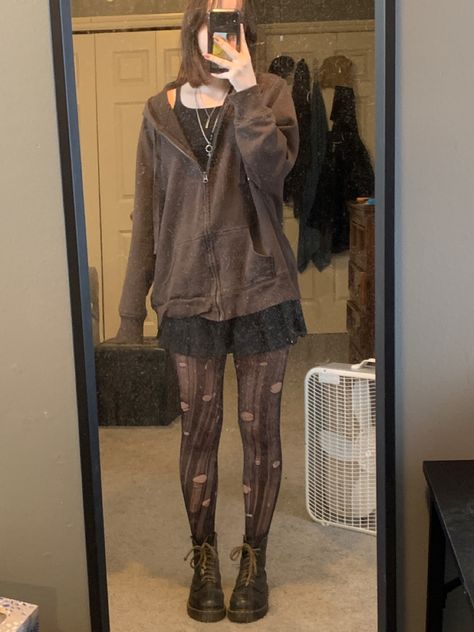 Ripped Black Tights Outfit, Distressed Tights Outfits, Ripped Tights Outfit Grunge, Skirt Alt Outfits, Black Ripped Tights, Brown Tennis Skirt Outfit, Ripped Tights Outfit, Pleated Skirt Aesthetic, Tights And Skirt Outfit