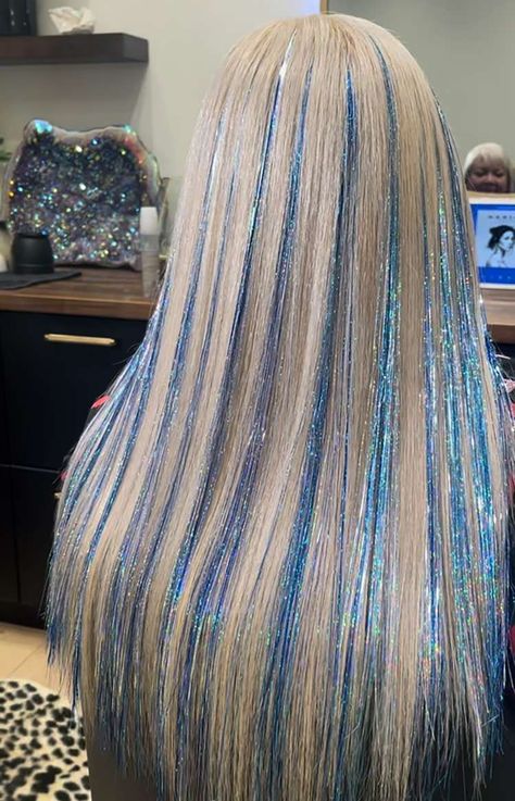 Blue Hair Glitter, Hair Tensil Blonde Hair, Hair Tinsel Curly Hair, Blue Hair Tinsel, Expo Costume, Hair Tinsel Ideas, Tinsel Braids, Tinsel Ideas, Hair Tinsels