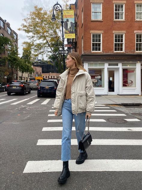 Style Chunky Chelsea Boots, Fall Outfits New York, New York Outfits Fall, Chelsea Boot Outfits Women, September Outfits, Street Style New York, Outfits New York, Autumn Jacket Women, New York Outfit