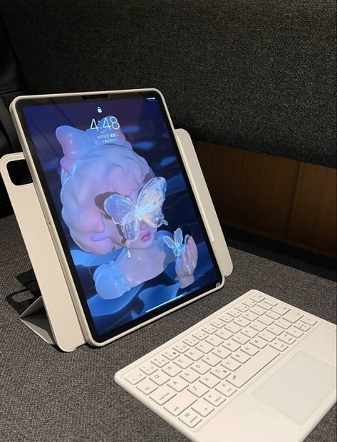 Samsung Tablet Aesthetic, Ipad Pro Aesthetic, Big Ipad, Προϊόντα Apple, Apple Magic Keyboard, Tech Aesthetic, Magic Keyboard, Produk Apple, Stylish Iphone Cases