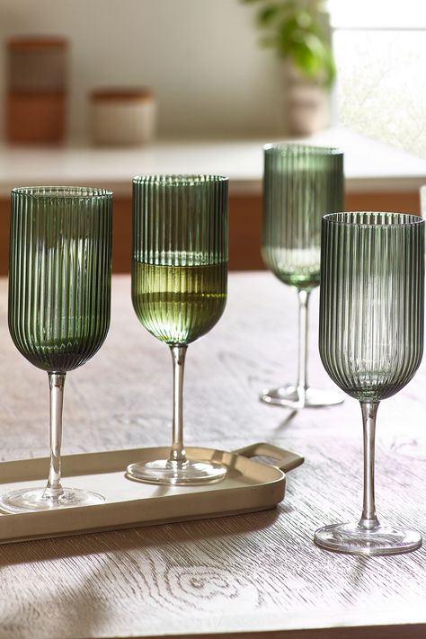 Buy Green Hollis Glassware Set of 4 Wine Glasses from the Next UK online shop Aesthetic Crockery, Green Kitchenware, Aesthetic Kitchenware, Linen Table Settings, Wine Glass Gifts, Green Kitchen Accessories, Green Wine Glasses, Mug Sets, Unique Glassware