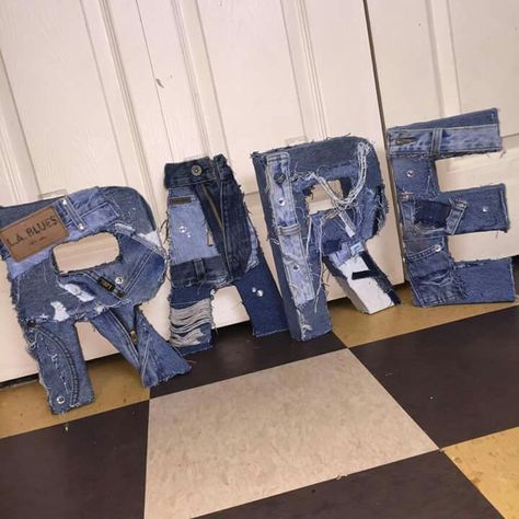 Denim And Gold Party, Denim And Diamonds Decorations Ideas, Denim Theme Party Decorations Blue Jeans, Denim Decor Ideas, Denim Room Decor, Blue Jeans And Country Dreams Fair Theme, Demin And Diamonds Theme Party, Denim Day Awareness Ideas, Jean Theme Party