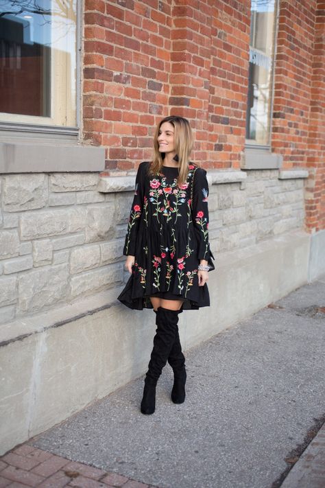 Black Dress Street Style, Casual Dress With Boots, Embroidered Black Dress, Zara Embroidered Dress, Embroidered Floral Dress, Winter Embroidery, Floral Embroidery Dress, Kurta Style, Dark Violet