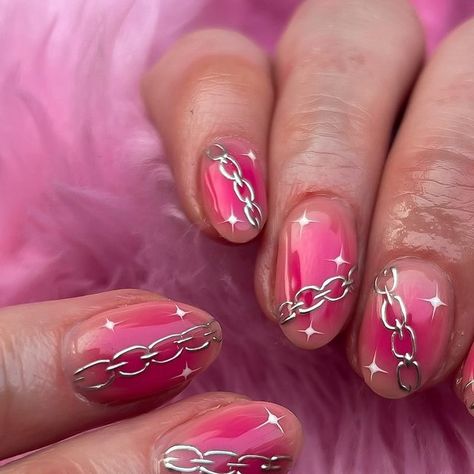 Chain Link Nail Art, Nail Chain Art, Nail Chain Design, Swirl Nail Art Designs, Nails With Chains, Chain Nail Art, Chain Nails, Bella Nails, Ella Bella