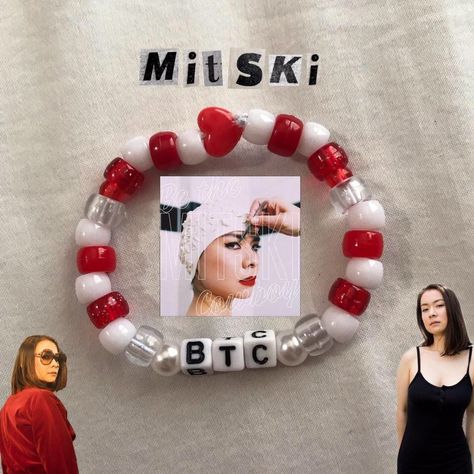 Mitski Bracelet Ideas, Mitski Bracelet, Music Inspired Jewelry, Pulseras Kandi, Kandi Cuff Patterns, Diy Kandi Bracelets, Pony Bead Bracelets, Band Bracelets, Diy Kandi