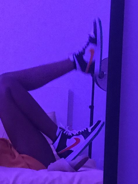 Station Aesthetic, Green Jordans, Play Station, Aesthetic Purple, Jordan 1s, Pink Wall, Wall Pictures, Summer Diy, Pink Walls