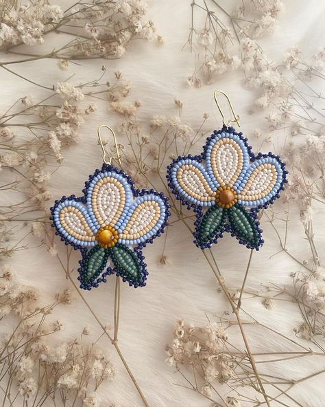 Farrah Lewis | 🌞🌿🦋 •nfs• #beadwork #beadedearrings #beadedflowers #beadedflorals #handmade #handmadejewelry #indigenous #indigenousart #nativebeadwork... | Instagram Caribou Tufting, Indigenous Beadwork, Beaded Work, Beading Inspiration, Native Beadwork, Beautiful Beadwork, Style Goals, Bead Ideas, Northwest Coast