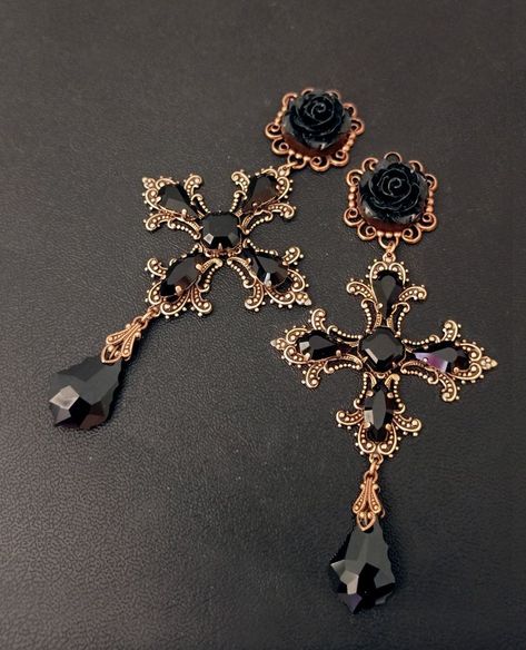 Dangly Cross Earring, Gold Black Jewelry, Gold And Black Earrings, Black Prom Accessories, Gold Gothic Jewelry, Gold And Black Jewelry, Black And Gold Accessories, Black Cross Earrings, Black And Gold Jewelry