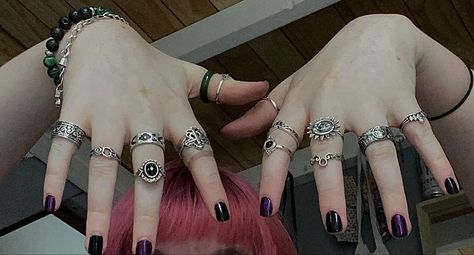 rings nails grunge karljacobs Grunge Accessories Rings, Punk Rings Aesthetic, Layered Rings Silver Grunge, Alt Rings Aesthetic, Soft Grunge Nails Aesthetic, Rings Goth Aesthetic, Emo Rings Aesthetic, Silver Grunge Rings, Aesthetic Grunge Jewelry