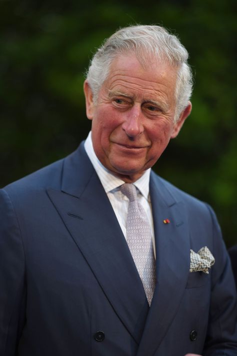 It's Official: Prince Charles Will Walk Meghan Markle Down the Aisle Historical Queens, Prins Charles, Guitar Storage, Prince Charles And Camilla, Camilla Parker Bowles, King Charles Iii, Royal Family News, British Monarchy, Royal Engagement