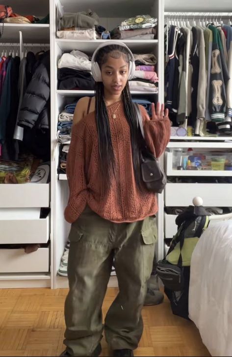 Sza Outfits Overalls, Baggy Tee And Cargo Pants, Earthy Oversized Outfits, Plus Size Black Women Fashion Street Styles, Fall Spiritual Outfits, Winter Spiritual Outfits Black Women, Earthy 2000s Aesthetic, Earth Girl Winter Outfits, Neosoul Outfits Winter