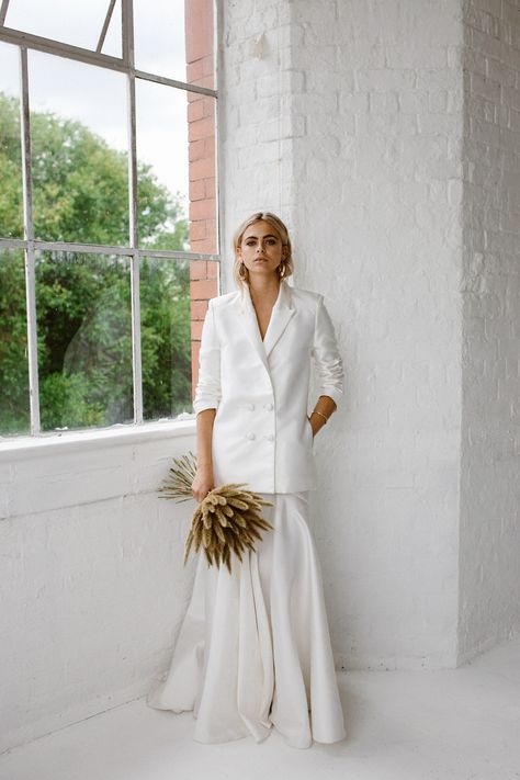 Wedding Dress With Blazer, Blazer Wedding Dress, Cool Bride Style, Wedding Dress Blazer, Wedding Dress Minimalist, Halfpenny London, Bridal Shoot, Chanel Vintage, London Wedding