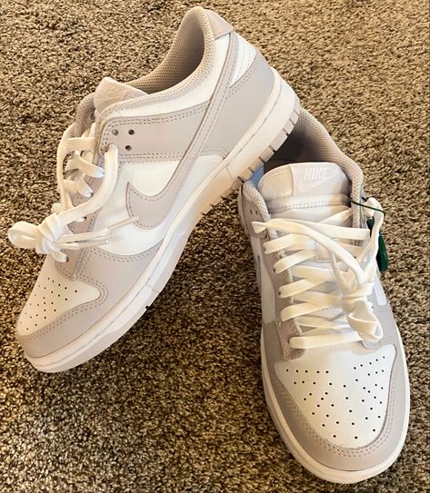 Nike Low Jordan, Nike Dunk Venice, Trending Nike Shoes For Women, Jordans Dunk Low, Dunks Venice, Cute Jordans Outfits, Affordable Nice Shoes, Nike Dunk Low Venice, Nike Dunks Colors