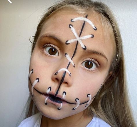 Kids Halloween Makeup Ideas, Cross Face Paint, Easy Face Painting Halloween, Halloween Face Paint Ideas For Kids, Unique Halloween Makeup Creative, Fall Facepainting Ideas, Face Paint Costume Ideas, Facepainting Ideas Halloween, Kids Face Paint Halloween