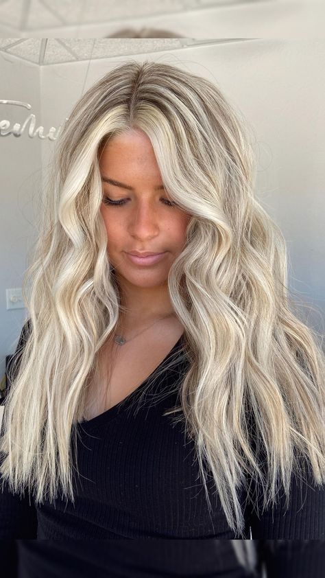 Blond Highlight Money Piece, Hair Ideas For Summer Color, Full Bright Blonde Highlights, Highlights Brown Hair Blonde Summer 2020, Blonde Highlights Back Of Head, Cool Blonde Hair With Dimension, Blonde Hair With Bold Money Piece, Full Teasy Lights, Low Maintainence Blonde