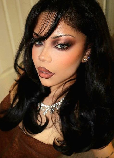 Black Sultry Makeup, Makeup Looks Dark Feminine, Dark Valentines Makeup, Light Brown Makeup Looks, Revenge Makeup Looks, Gangster Makeup, Goth Wedding Makeup, Dark Glam Makeup, Goth Glam Makeup