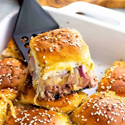 Roast Beef Melt, Sliders Recipes Hawaiian Rolls, Perfect Roast Beef, Roast Beef Sliders, Roast Beef Sandwich, Beef Sliders, Hawaiian Sweet Rolls, Roast Beef Sandwiches, Horseradish Sauce