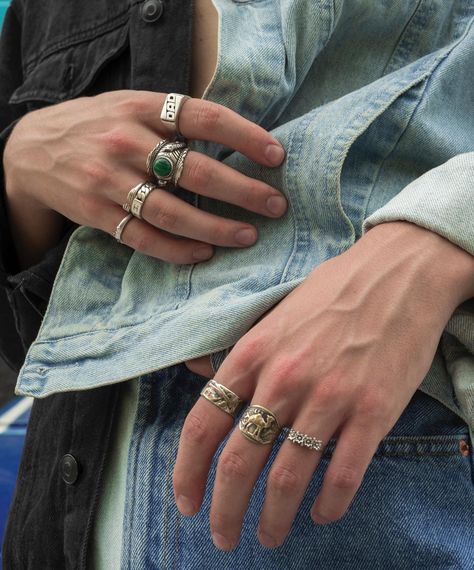 Rings Aesthetic, Piercing Ring, Mens Accessories Fashion, Jewelry Inspo, Piercing Jewelry, Cute Jewelry, Vintage Rings, Mens Bracelet, Piercings