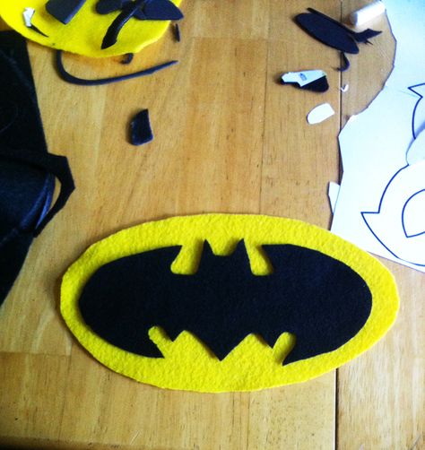 DIY No-Sew Batman | Batgirl Costume || DIY No-Sew Tulle TuTu Diy Batwoman Costume For Women, Diy Batgirl Costume Women, Diy Batman Costume For Women, Batwoman Costume Diy, Tulle Tutu Diy, Batman Diy Costume, Batgirl Costume Diy, Baby Batman Costume, Diy Batman Costume