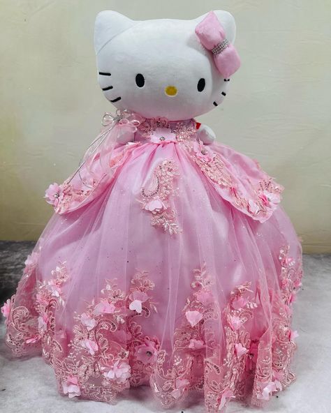 Last custom hello kitty’s doll Doll For Quinceanera, Hello Kitty Themed Quince, Quince Hello Kitty, Hello Kitty Quinceanera Doll, Pink Quinceanera Theme Decoration, Last Doll Quinceanera, Pink Quinceanera Ideas, Quinceanera Pink Theme, Hello Kitty Quince