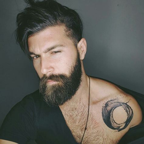 . Enso Tattoo Men, Zen Tattoo Men, Franggy Yanez, Enso Tattoo, Tatuaje Trash Polka, Zen Tattoo, Man With A Beard, Tattoo Care, Beard Lover