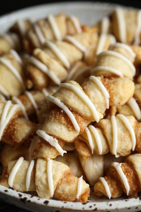 Butterhorns Recipe, Butter Horns, Cookie Cups, Italian Cookies, Best Cookie Recipes, Easy Cookie Recipes, Cookies Recipes Christmas, Easy Cookies, Cookie Desserts