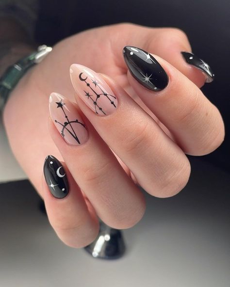 fall nails • Instagram Unique Nails Black, Black Nail Design, Black Almond Nails, Black Gel Nails, Fancy Nail Art, Witch Nails, Black Coffin Nails, Hard Gel Nails, Witchy Nails