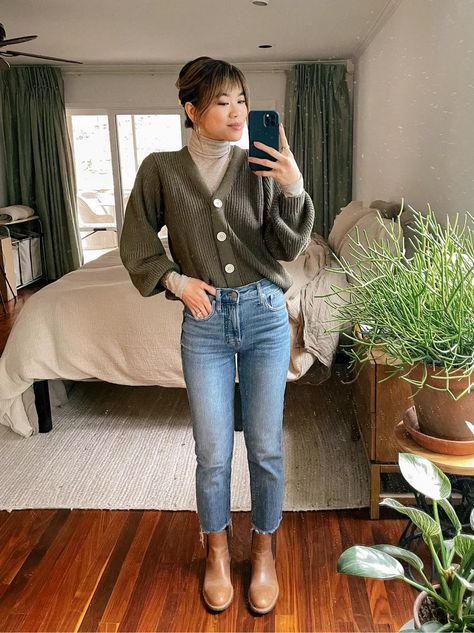 Nisolo Chelsea Boot Outfit, Cardigan With Turtleneck Outfit, Turtleneck And Cardigan Outfit, Turtleneck With Cardigan, Chelsea Boot Outfits Women, Vintage Jeans Outfit, Madewell Perfect Vintage Jean, Turtleneck Layering, Boston Outfits