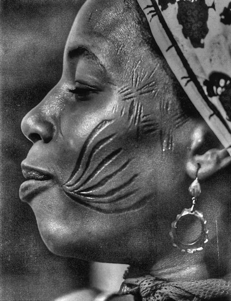 Beautiful scarifications African Arts, Body Decoration, Body Adornment, Body Modification, African People, We Are The World, Cultural Diversity, Foto Art, Many Faces