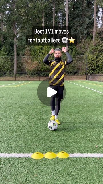 Best 1V1 moves for footballers ⚽️⭐️ . . Follow @dougy.gee for more ⚽️  #reelsofinstagram #soccer #soccergram #football #footb... | Instagram Football Exercises, Soccer Referee, Soccer Videos, Soccer Training Drills, Football Tricks, Football Skills, Funny Soccer Videos, Funny Soccer, Soccer Gifs