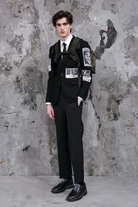 Sandro Fall 2015 Menswear Collection Photos - Vogue Avangard Style Man, Avangard Fashion, Menswear Trends, Conceptual Fashion, 2016 Menswear, Menswear Fashion, Menswear Collection, 가을 패션, Fall 2015